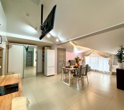 Апартаменты №12 "Семейные" на мансардном этаже в Саквояж