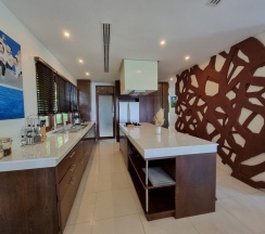 Вилла рядом с пляжем в Amatapura Beach Villa 12