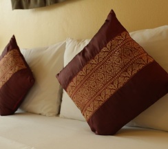 Двухместный номер Deluxe с балконом двуспальная кровать в Guesthouse Liam's Suan Dok Mai