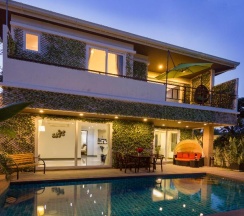 Вилла с 4 комнатами с балконом в Tropicana Pool Villa