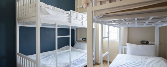 Кровать в общем номере (женский номер) в Fin Hostel Co Working