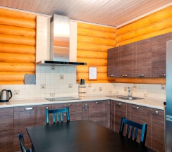 Коттедж с 4 комнатами рядом с пляжем в Громово парк