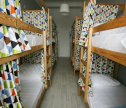 Нижнее место в 8-местном номере для Женщин №508 в Bla Bla Hostel