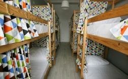 Нижнее место в 8-местном номере для Женщин №508 в Bla Bla Hostel