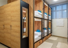 2. Десятиместный общий номер в Hiloft Hostel