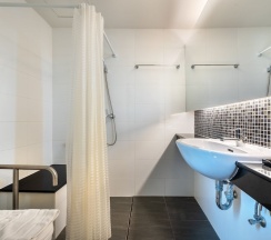 Двухместный номер Superior с балконом двуспальная кровать в The Legacy Hotel
