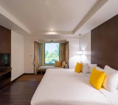 Люкс Executive с балконом в Springfield at Sea Resort & Spa