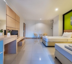 Двухместный номер Standard с балконом двуспальная кровать в The Legacy Hotel