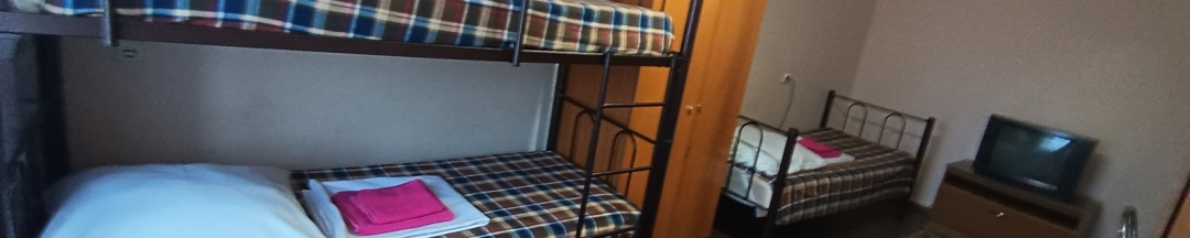 Четырехместный номер хостел в Надежда