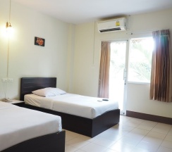Номер Standard с балконом в Phutawan Kan Resort