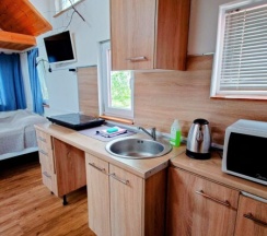 Синий Tinyhouse. Комфорт 2 человека, но вместит до 4-х гостей. в Шведские дачи