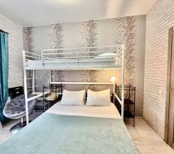 Трёхместный номер Comfort с балконом в Роза ветров