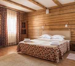 Двухместный полулюкс с балконом и с красивым видом из окна двуспальная кровать в Стромынка