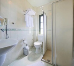 Двухместный номер Standard с балконом двуспальная кровать в May Garden Club Hotel
