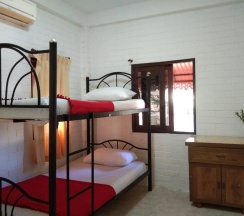 Коттедж с 2 комнатами в Monkey Samui Hostel