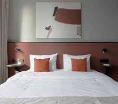 Студия с глухим остеклением с кухней в 25/7 Заневский