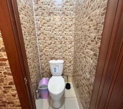 Кровать в 8-местном общем номере №3 в Мустанг
