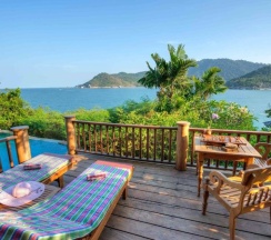 Двухместная Villa Plus Sea View Pool двуспальная кровать в Santhiya Koh Phangan Resort & Spa