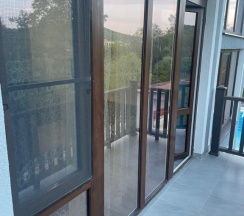 Апартаменты с балконом и с красивым видом из окна в Гостевой дом с Бассейном