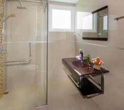 Вилла с 4 комнатами в Tropicana Pool Villa