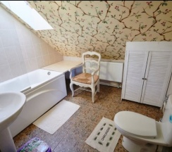 Номер АртМансарда с балконом и с красивым видом из окна в Усадьба Тригорская