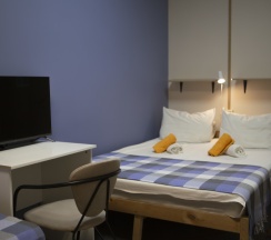 Четырехместный семейный номер в Nice hostel