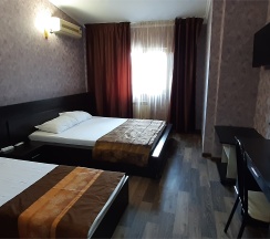 Стандарт трехместный с двуспальной и односпальной кроватями в Самара