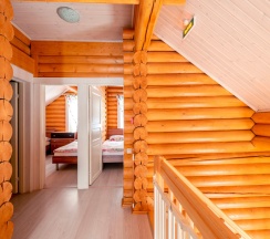 Коттедж с 4 комнатами рядом с пляжем в Громово парк