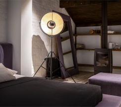 Room for romantic. Мансарда с террасой и камином размещение 1-2 человека. в Nikolaevbuilding