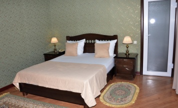 Номер стандарт с 1 двуспальной кроватью в Нальчик Холл