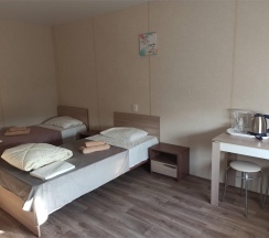 Улучшенный трехместный номер с 3 отдельными кроватями в Пол&Пути