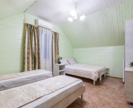 Четырехместный с удобствами на этаже (мансарда) в Золотой берег