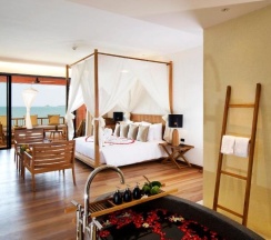 Двухместный номер рядом с пляжем двуспальная кровать в Hansar Samui Resort & Spa