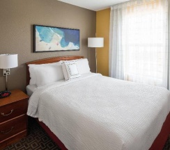 Четырёхместный люкс 2 отдельные кровати в TownePlace Suites Los Angeles LAX/Manhattan Beach