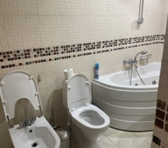 Четырёхместный номер Superior с балконом и с красивым видом из окна в Белалакая