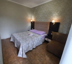 Трёхместный номер Standard с балконом и с видом на город в Morskoy priboy