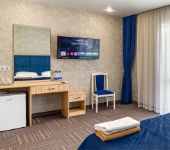 Четырехместный семейный номер Deluxe с кроватью размера "King Size" в GemstButikHotel