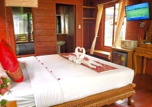 Двухместное бунгало двуспальная кровать в Phi Phi Maiyada Resort