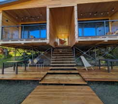 Домик с панорамными окнами и видом на горы.  в Алтай Лэнд