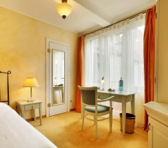 Двухместный номер Standard двуспальная кровать в Hotel Bellmoor Im Dammtorpalais
