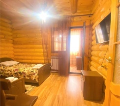 Четырехместный семейный номер (деревянный корпус) в Ирбис