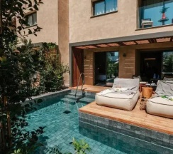 Двухместный люкс Moonflower Executive with Private Plunge Pool (двуспальная кровать) в M Boutique Hotel - Designed for Adults