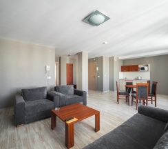 Апартаменты Superior c 1 комнатой с балконом и с красивым видом из окна в Комплекс апартаментов Комфорт