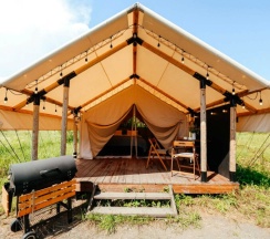 ROMANTIC в Radostland
