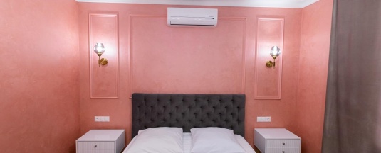 Комната полулюкс Розовый с 1 двуспальной кроватью в Империя