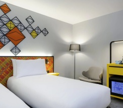 Двухместный номер Atrium View Premium 2 отдельные кровати в ibis Styles Bangkok Silom