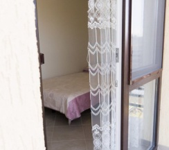 Трёхместный номер Superior с балконом и с красивым видом из окна в Уют