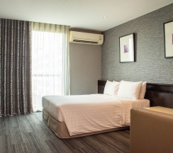 Двухместный номер Deluxe с балконом двуспальная кровать в Chor Cher - The Luxury Green Hotel