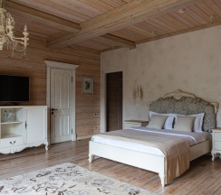 Номер полулюкс с 1 двуспальной кроватью в Cosmos Collection Altay Resort