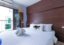 Двухместный номер Deluxe с балконом двуспальная кровать в Bed by City Surawong-Patpong